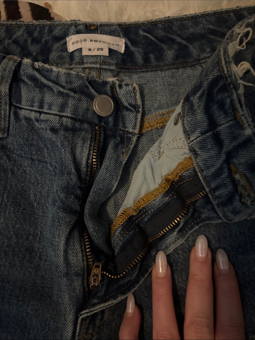 Good American 90s Icon High Waisted Straight leg Jeans. W29 - Picture 3 of 6
